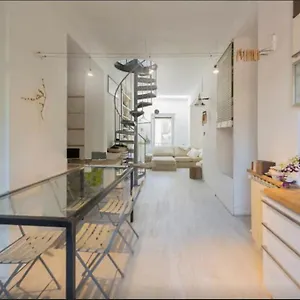  Appartamento Design&terrazzo A 5 Min Dal Centro - Laura's House Italia